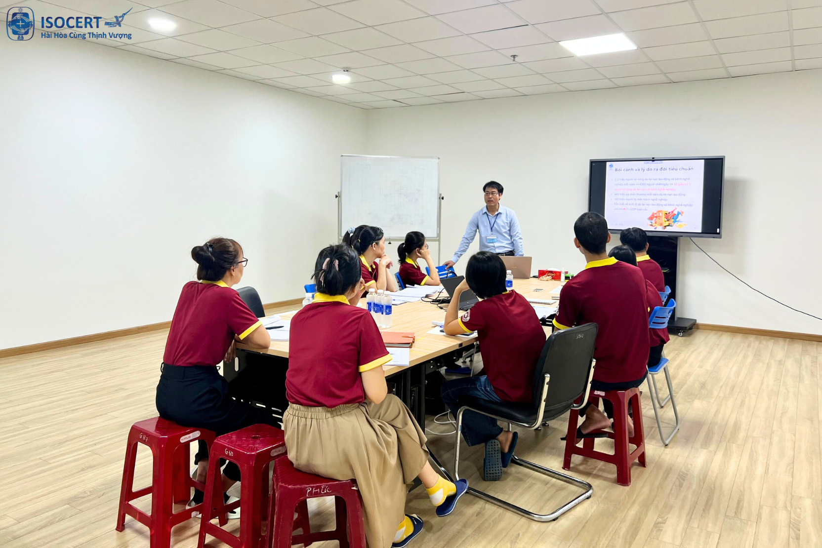 ISOCERT Đào Tạo Nhận Thức Về ISO 14001 Và ISO 45001 Tại Công Ty Peak Outdoor