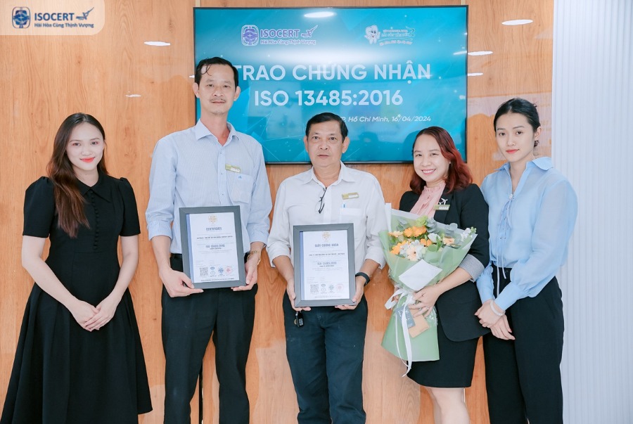 ISOCERT Trao Chứng nhận ISO 13485 Giá Trị Quốc Tế Cho Nha Khoa Sài Gòn Tâm Đức